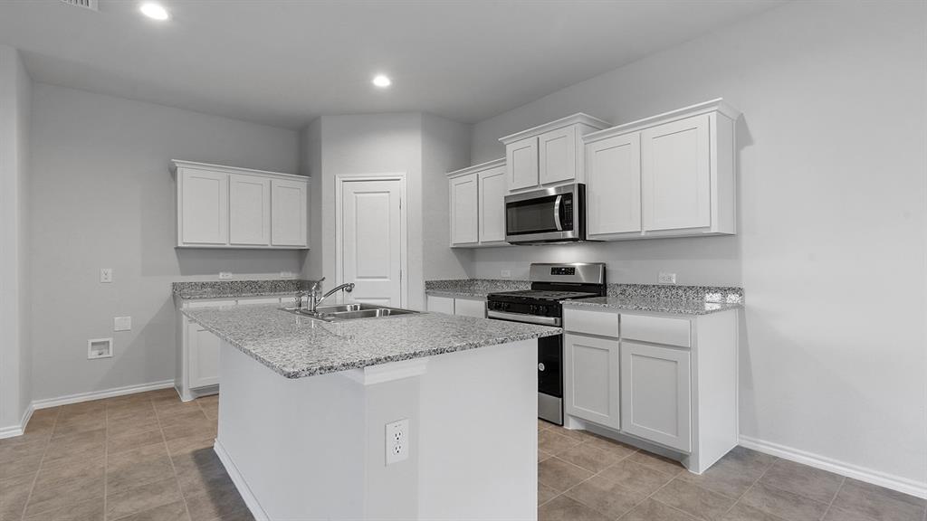 553 RED ADMIRAL Lane