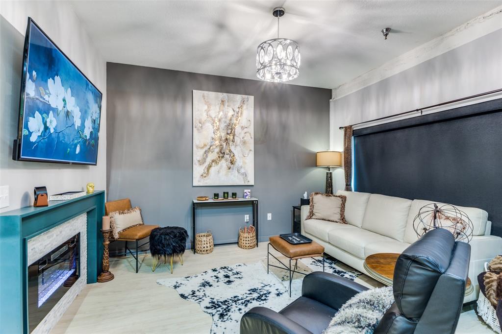 Texas & Pacific Lofts Condo - Residential