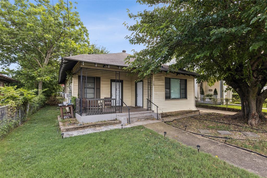 724 W 7th Street