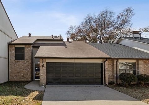 Photo of 4207 Rollo Court, Flower Mound, TX 75028 (MLS # 21204199)