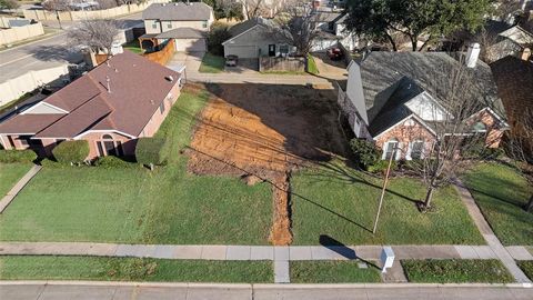 4304 Saugus Drive Grand Prairie TX 75052