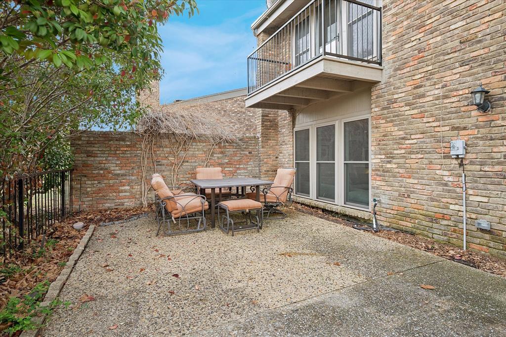 Preston Square Twnhm - Residential