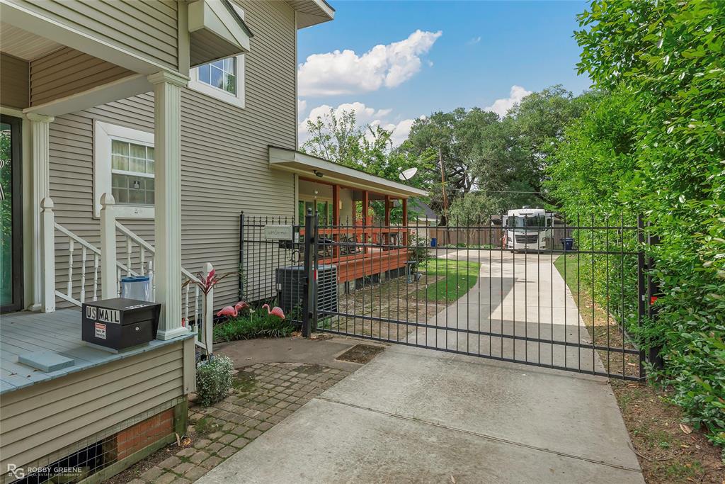 Shreveport, Louisiana 71105, United States, 4 Bedrooms Bedrooms, ,3 BathroomsBathrooms,Residential,Contingent,118223