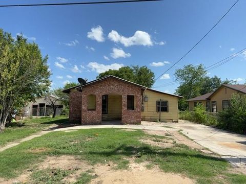 922 Shemya Avenue San Antonio TX 78221