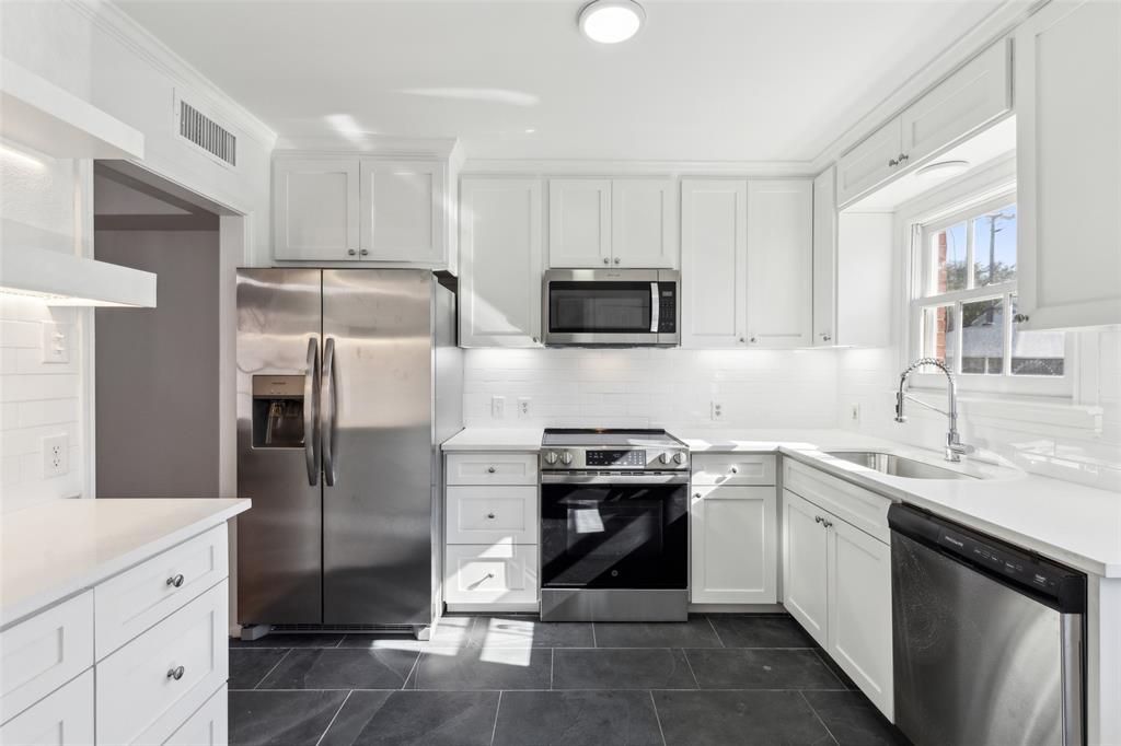 3111 Mockingbird Lane