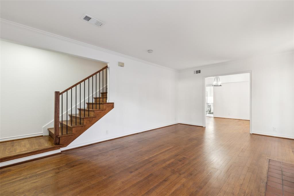 3111 Mockingbird Lane