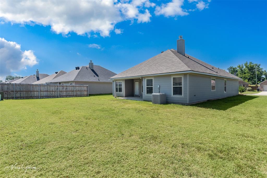 Bossier City, Louisiana 71112, United States, 3 Bedrooms Bedrooms, ,2 BathroomsBathrooms,Residential,Pending,182104