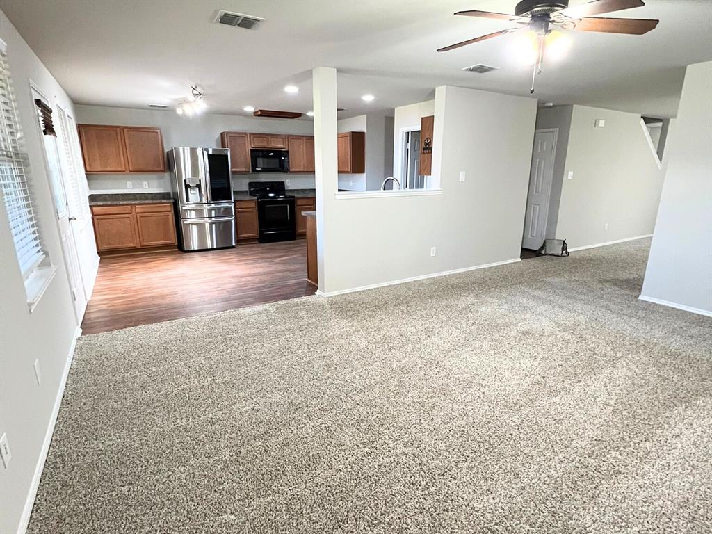 Denton, Texas 76210, United States, 4 Bedrooms Bedrooms, ,3 BathroomsBathrooms,Residential,Active,146538