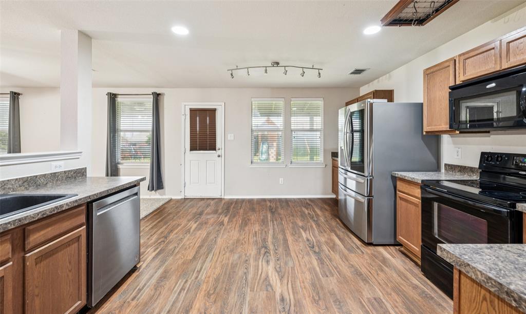 Denton, Texas 76210, United States, 4 Bedrooms Bedrooms, ,3 BathroomsBathrooms,Residential,Active,146538