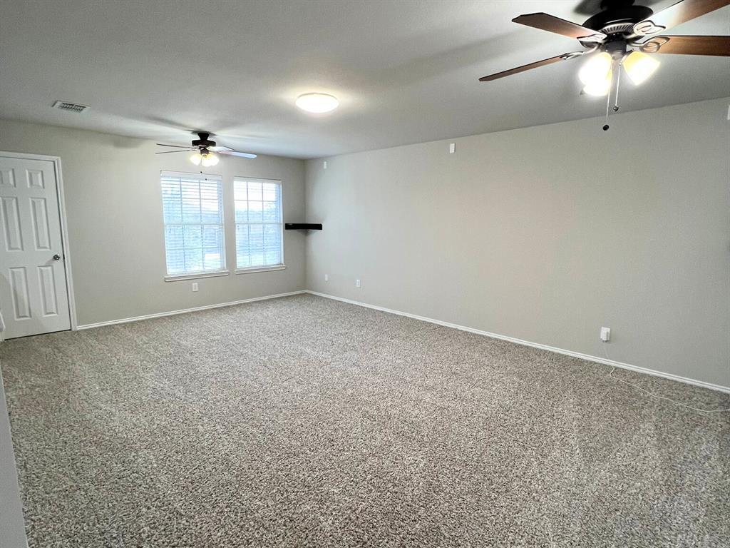 Denton, Texas 76210, United States, 4 Bedrooms Bedrooms, ,3 BathroomsBathrooms,Residential,Active,146538