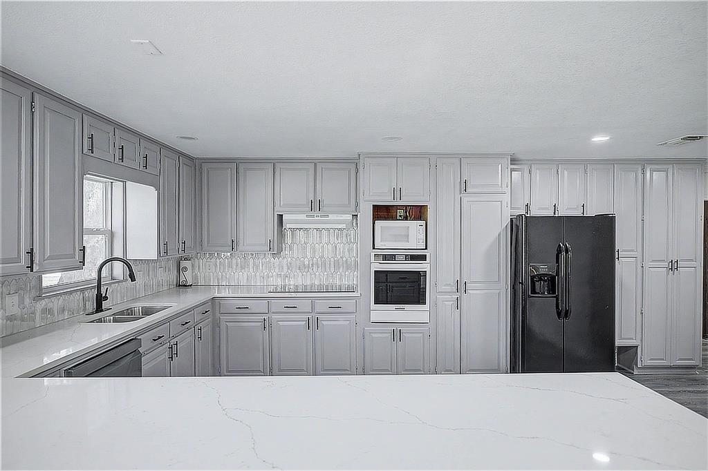 Whispering Oaks - Residential