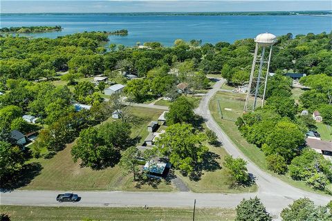 Photo of 552 Oak Leaf Trail Trl, East Tawakoni, TX 75472 (MLS # 21242090)