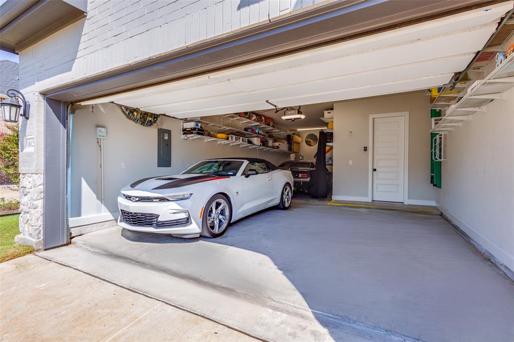 1812 Leo Drive