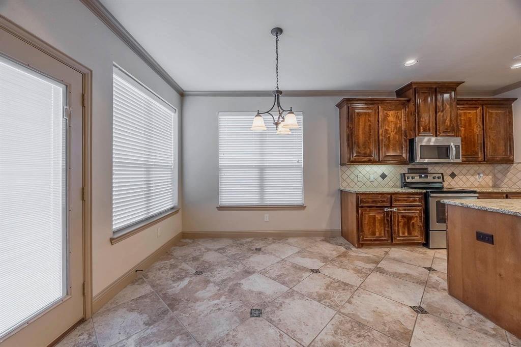 941 Lake Meadow Lane
