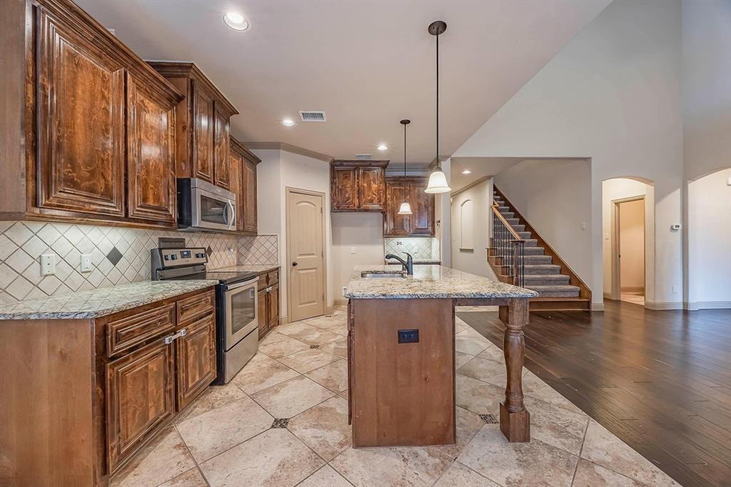941 Lake Meadow Lane