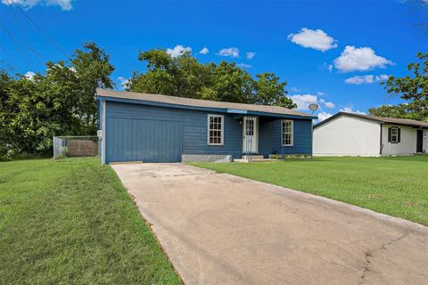 A home in Bonham