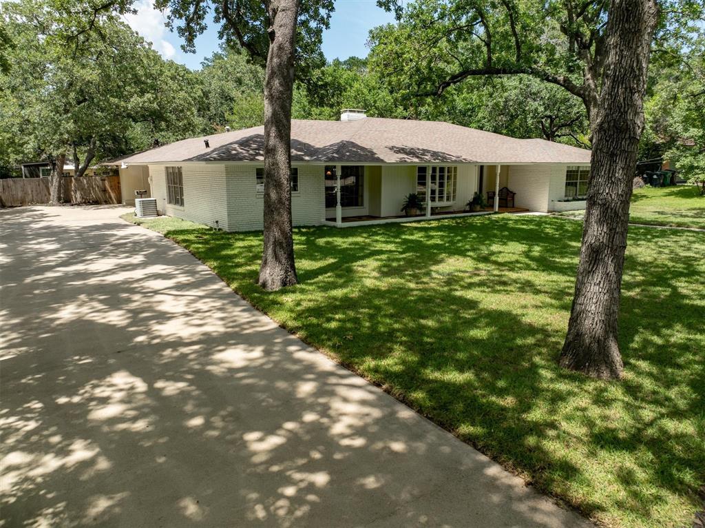 1811 Laurelwood Drive
