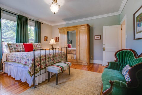 Tiny photo for 105 S Winnetka Avenue, Dallas, TX 75208 (MLS # 21392762)