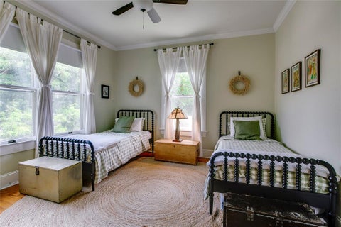 Tiny photo for 105 S Winnetka Avenue, Dallas, TX 75208 (MLS # 21392762)