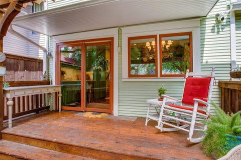 Tiny photo for 105 S Winnetka Avenue, Dallas, TX 75208 (MLS # 21392762)