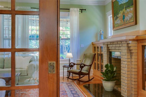Tiny photo for 105 S Winnetka Avenue, Dallas, TX 75208 (MLS # 21392762)