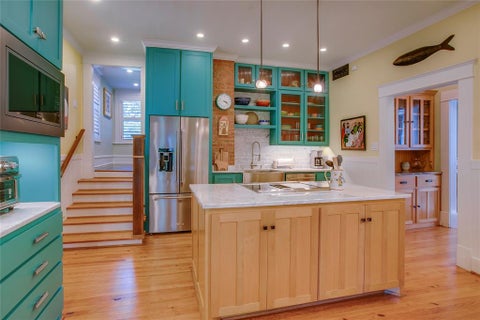 Tiny photo for 105 S Winnetka Avenue, Dallas, TX 75208 (MLS # 21392762)