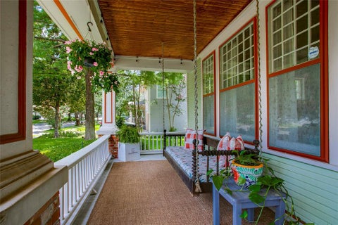 Tiny photo for 105 S Winnetka Avenue, Dallas, TX 75208 (MLS # 21392762)