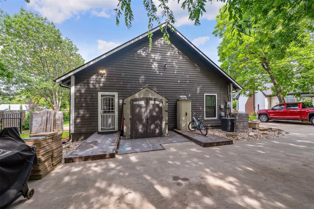 Oak Lawn - Residential