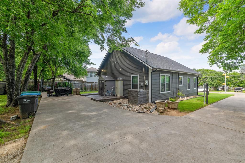 Oak Lawn - Residential