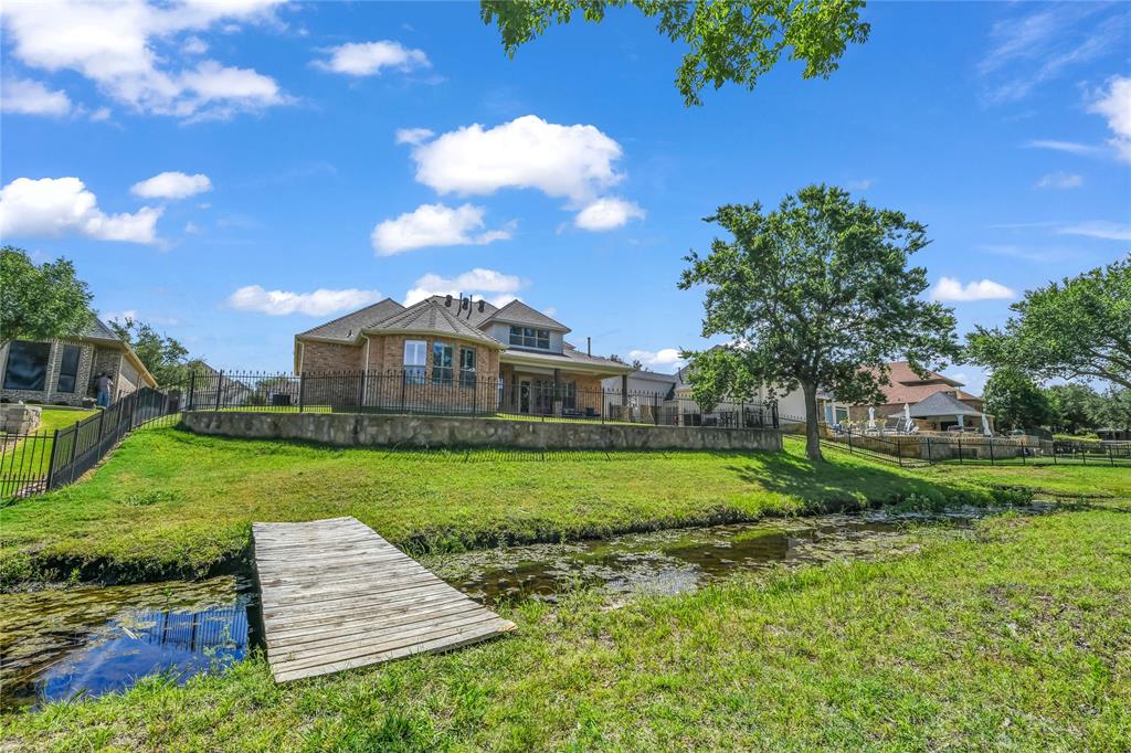 1009 Crown Valley Drive