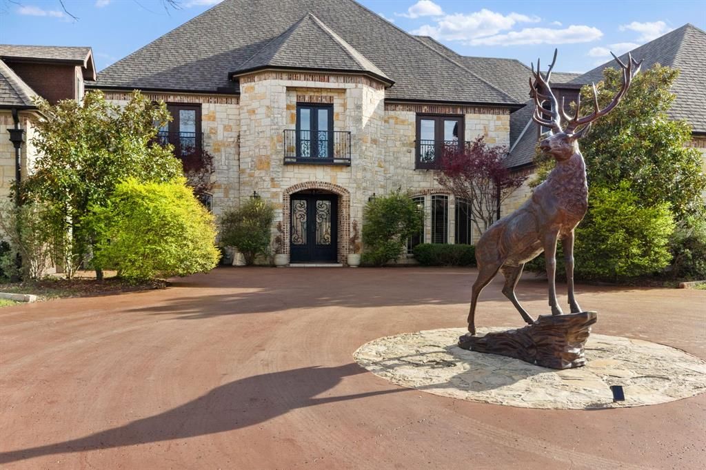 Photo of 332 Sedona Falls Drive, Sunnyvale, TX 75182 (MLS # 21218604)