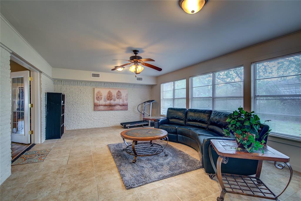 Lee Hi - Residential