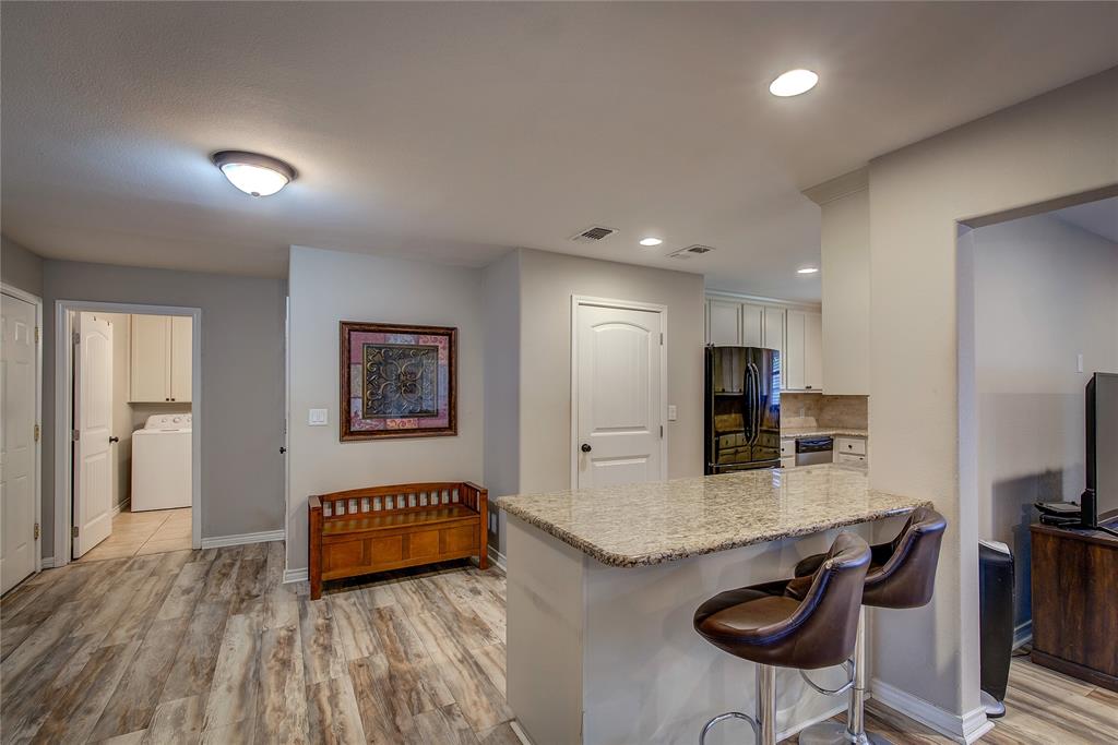 Lee Hi - Residential