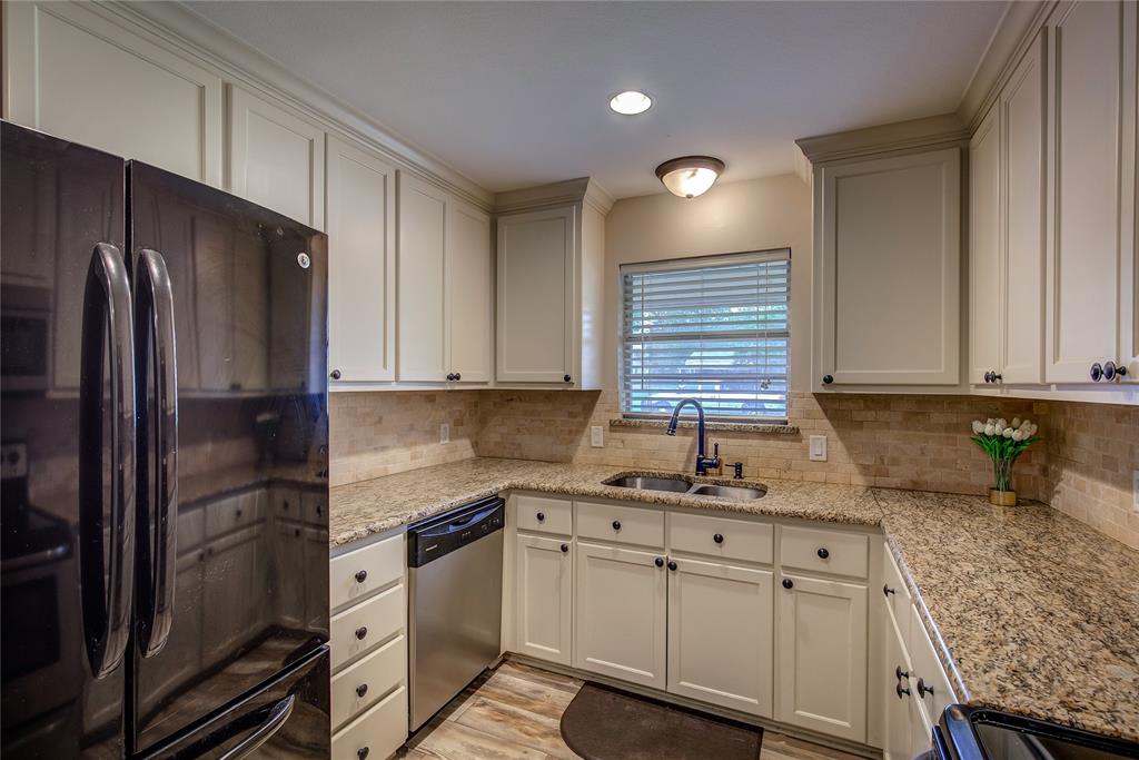 Lee Hi - Residential