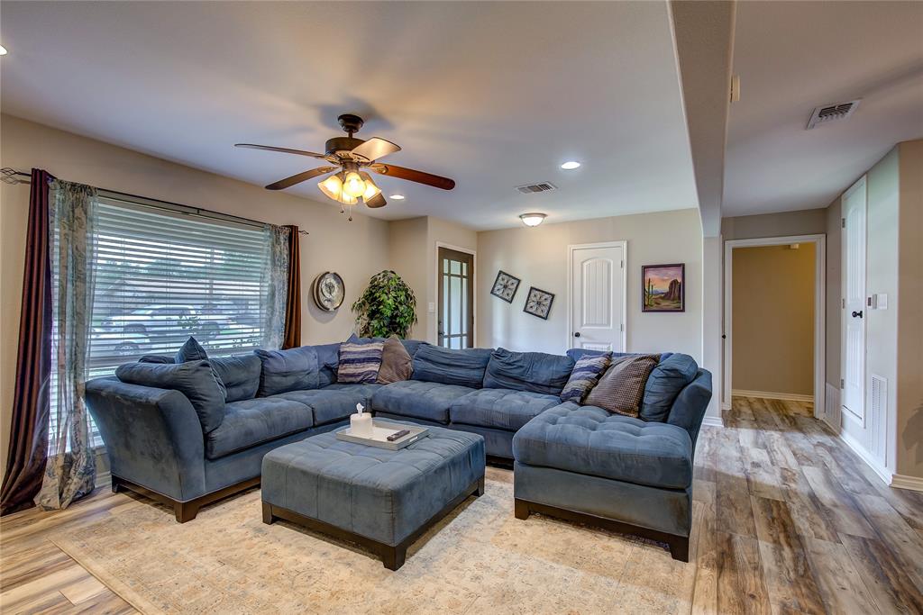 Lee Hi - Residential