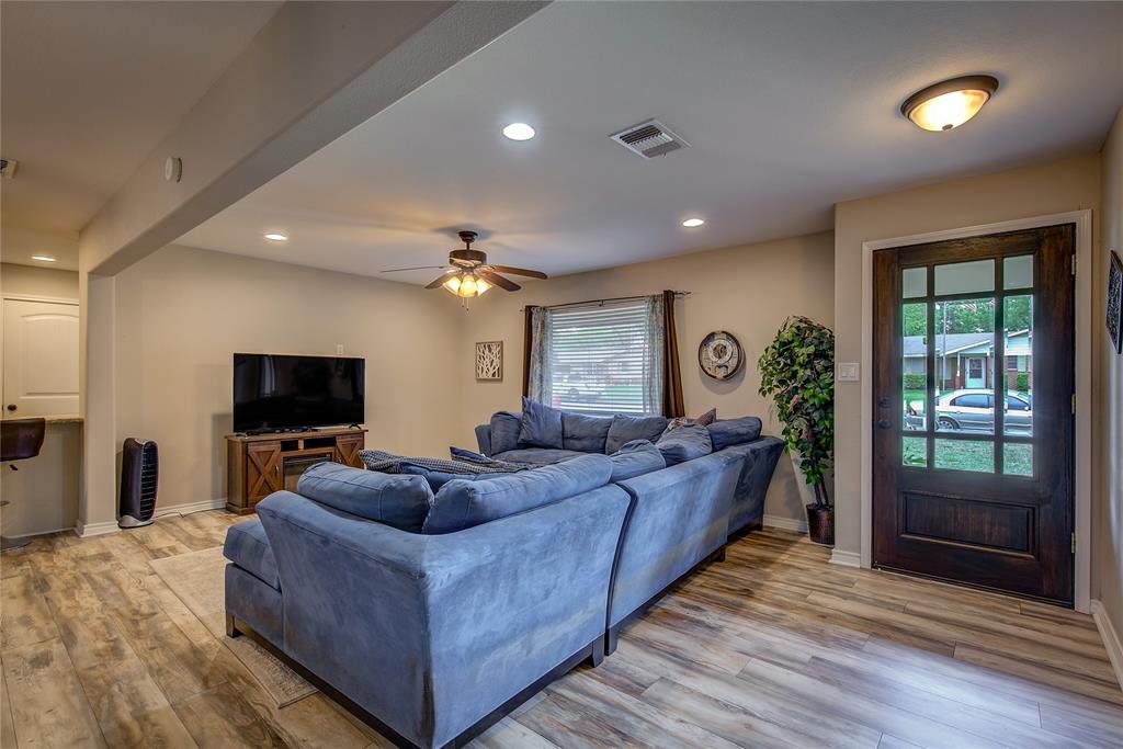 Lee Hi - Residential