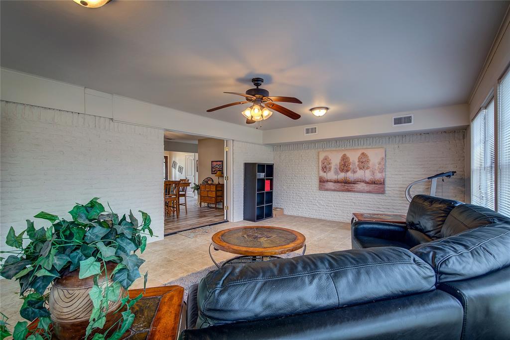 Lee Hi - Residential