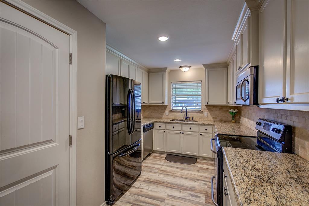 Lee Hi - Residential