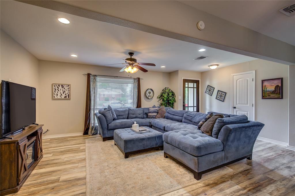 Lee Hi - Residential