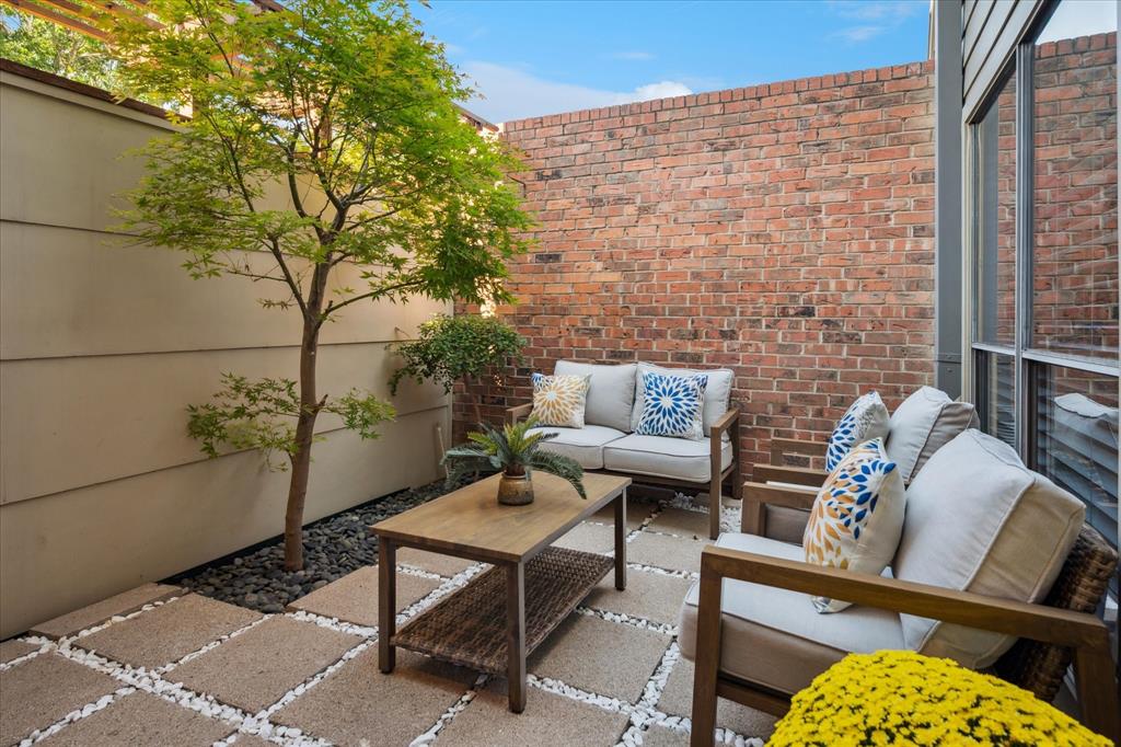 Bristle Cone Twnhse - Residential