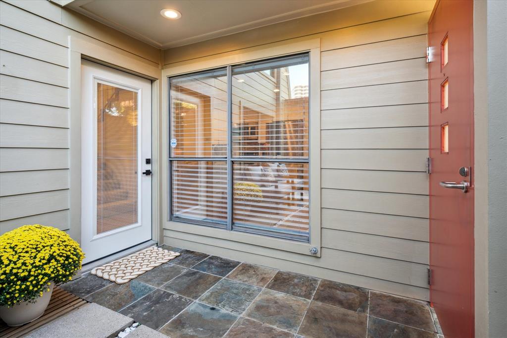 3919 Buena Vista Street B