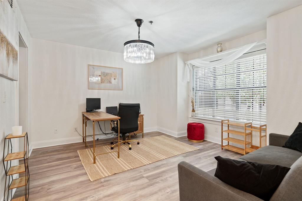 3901 Travis Street 121