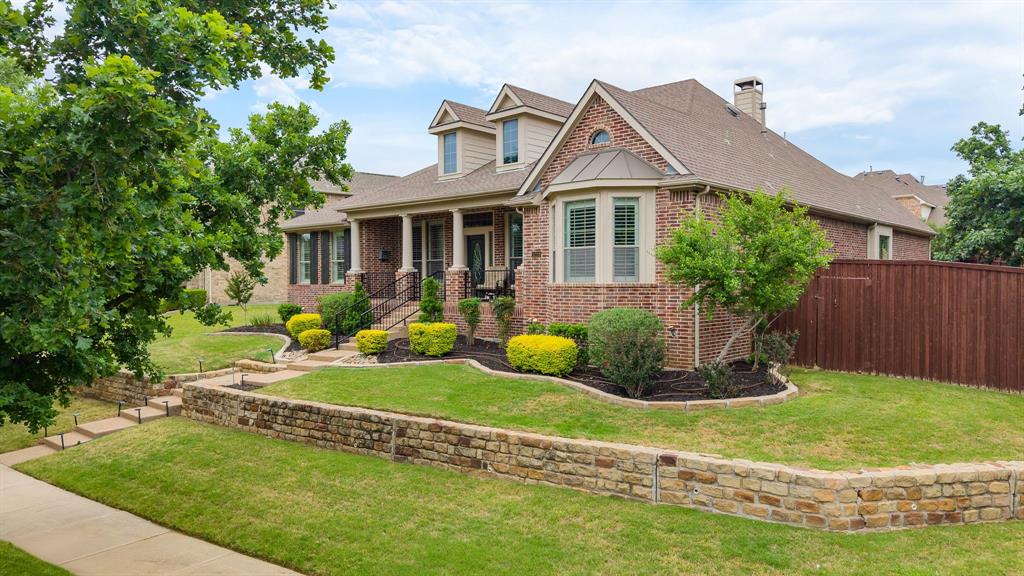 1229 Queen Peggy Lane