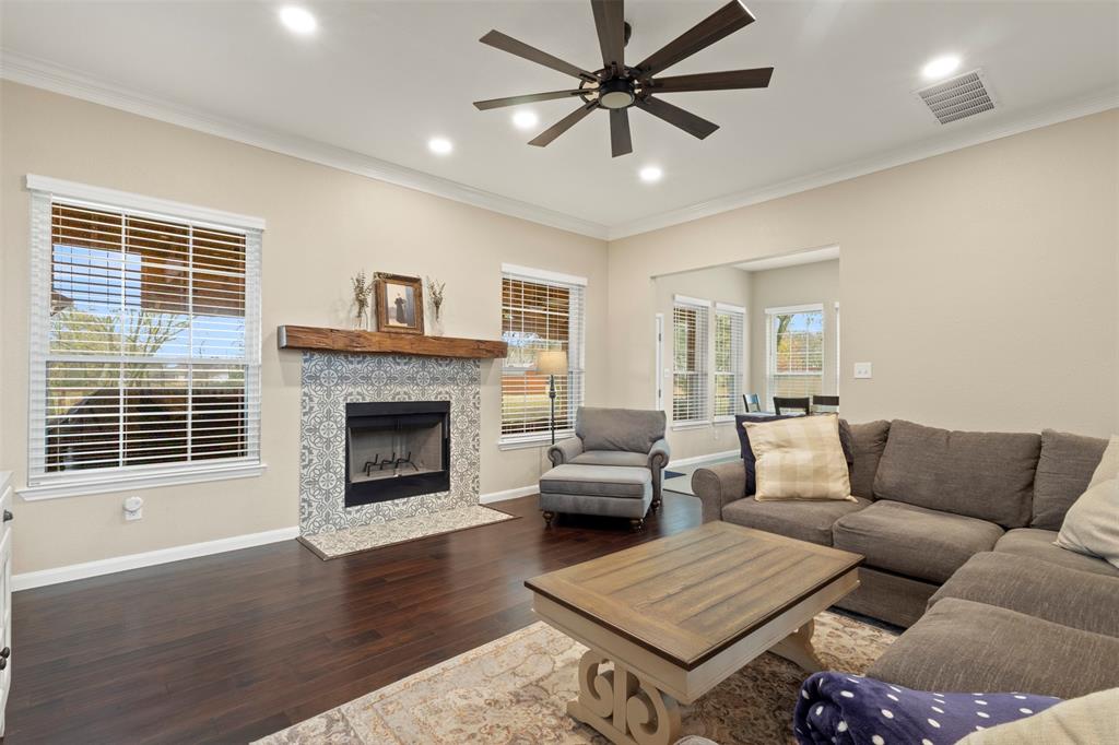 1915 Thornberry Drive