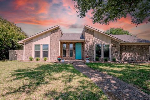 2016 Stain Glass Drive Plano TX 75075