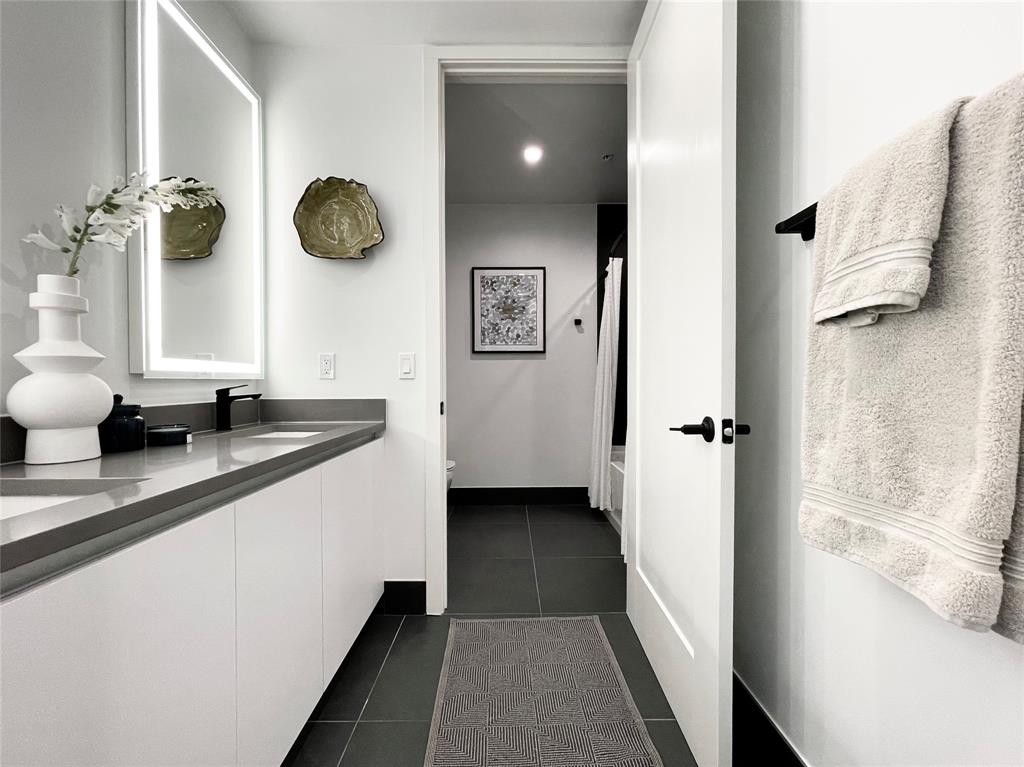 Arts District PPTIES MASTER CONDO - Residential Lease