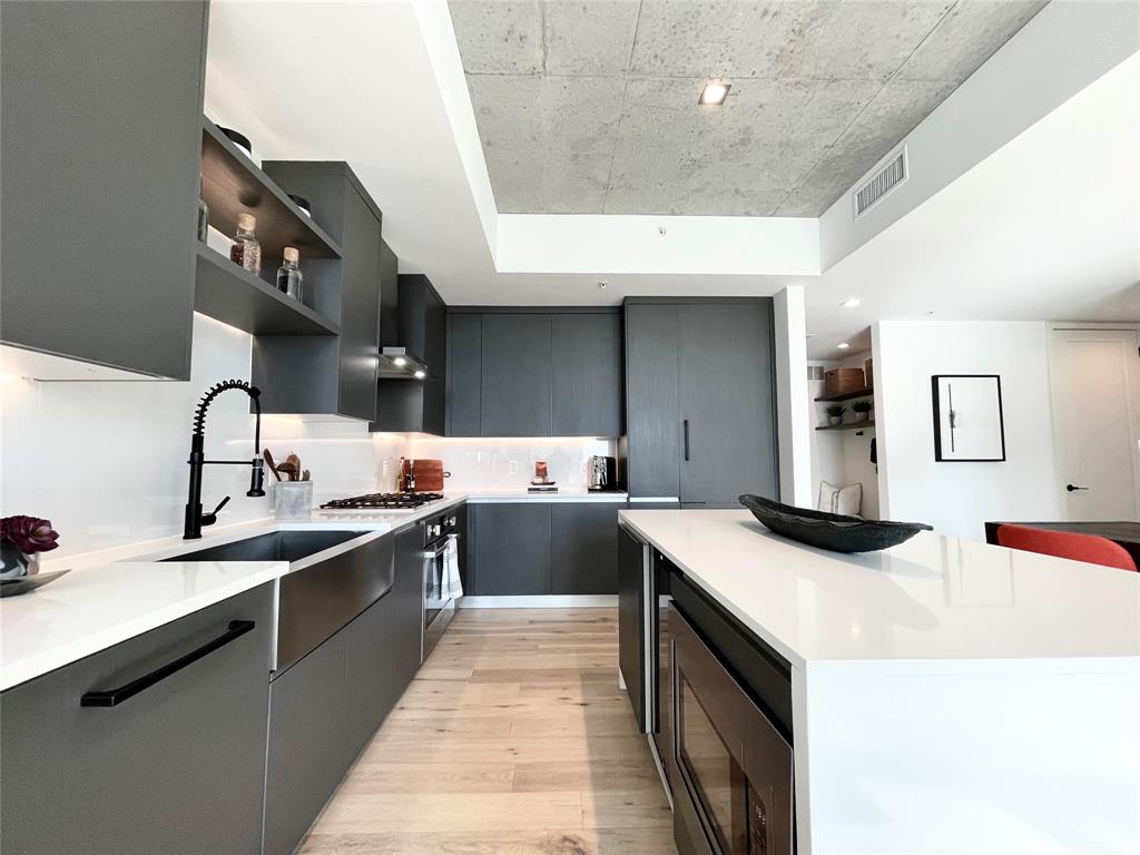 Arts District PPTIES MASTER CONDO - Residential Lease