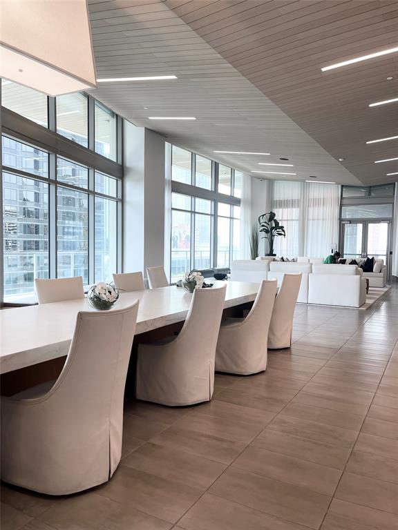 Arts District PPTIES MASTER CONDO - Residential Lease