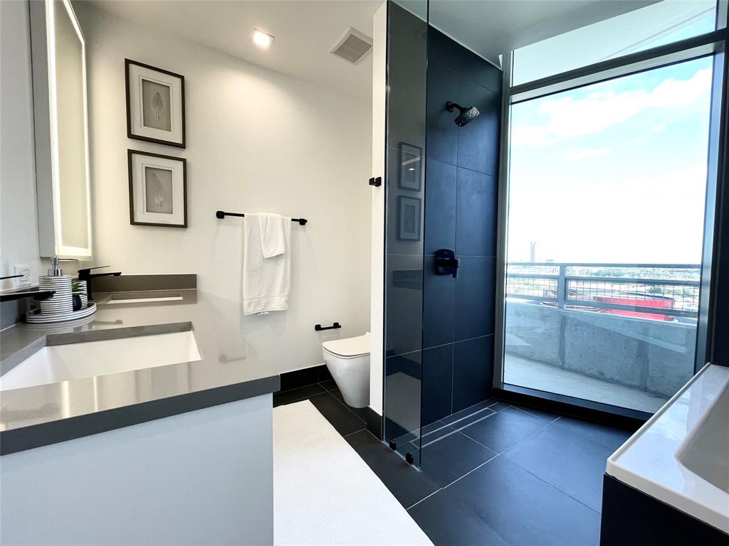 Arts District PPTIES MASTER CONDO - Residential Lease