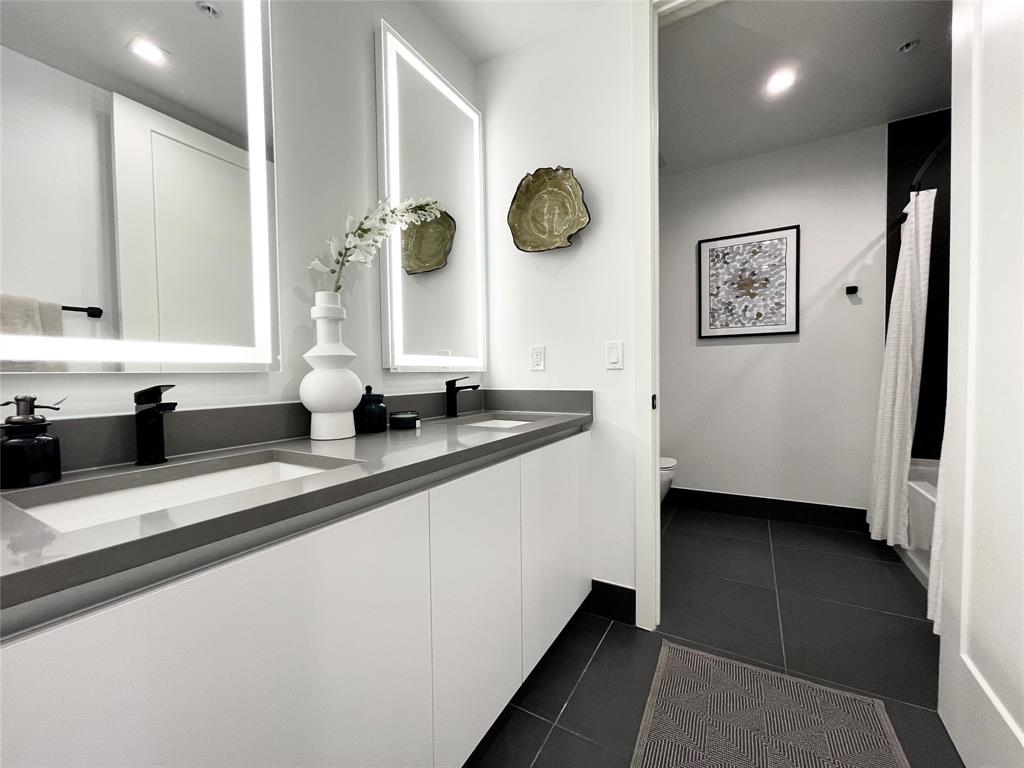 Arts District PPTIES MASTER CONDO - Residential Lease